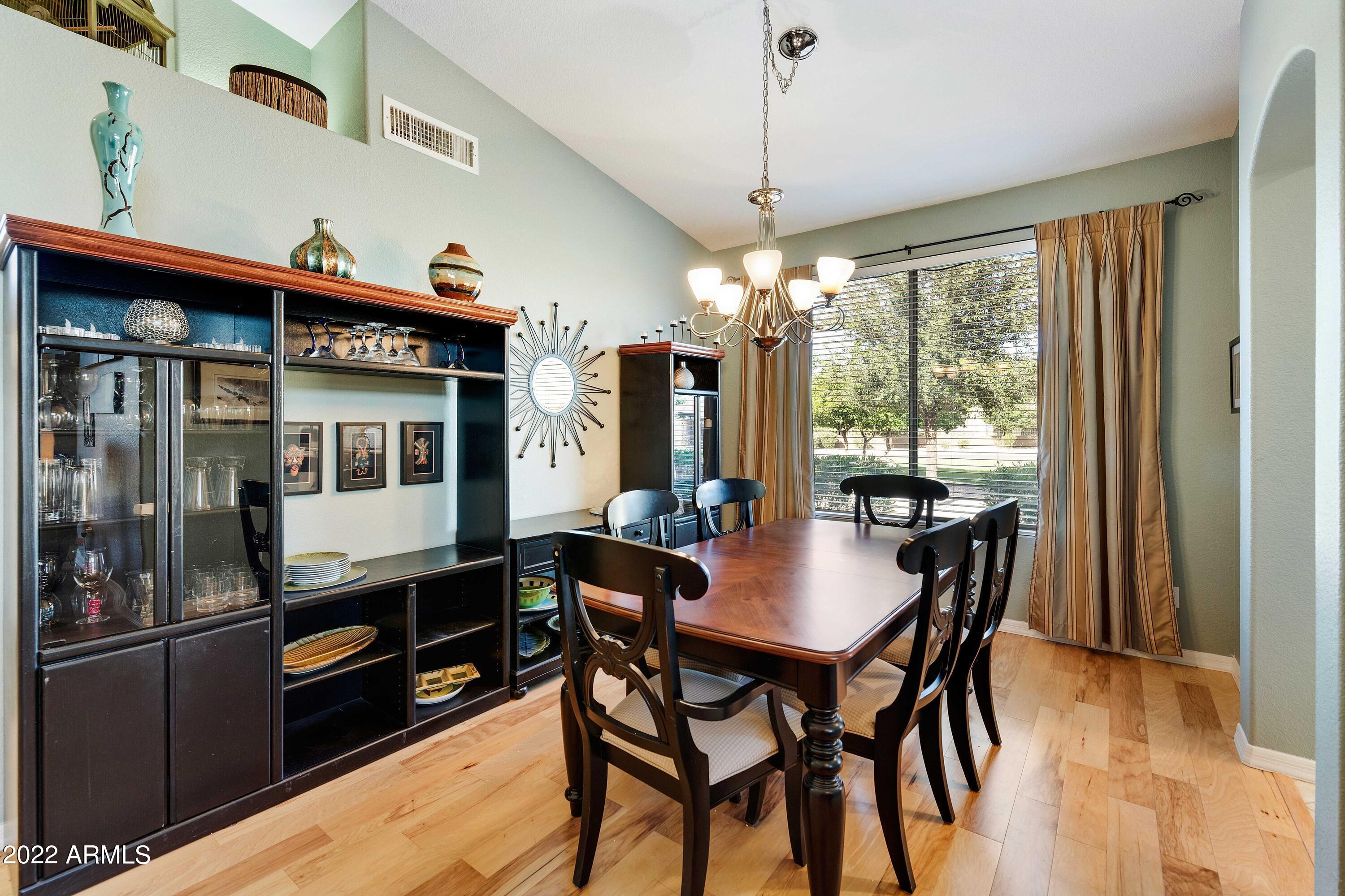 4280 East Walnut Road Gilbert, AZ 85298 - Photo 14 of 73 4280 E-014-032-pat-MLS_Size