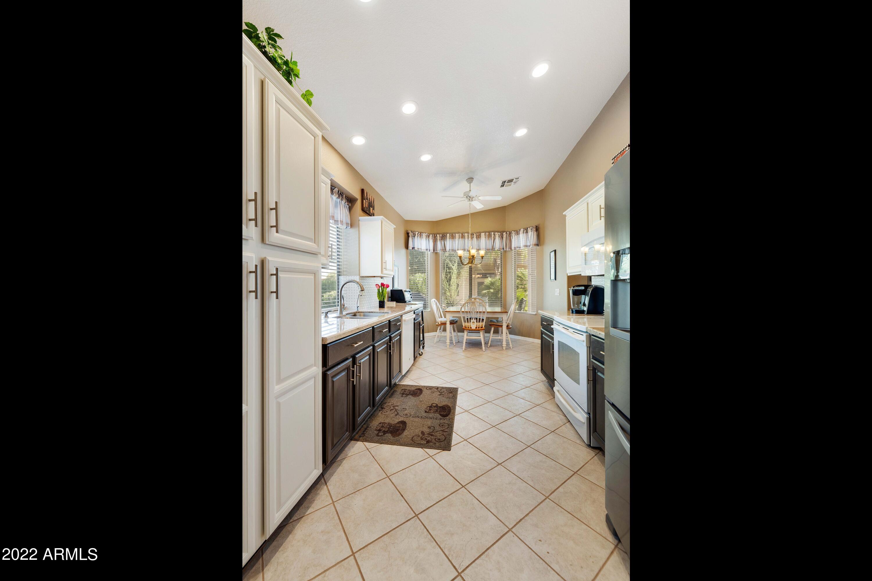 4280 East Walnut Road Gilbert, AZ 85298 - Photo 16 of 73 4280 E-016-060-pat-MLS_Size