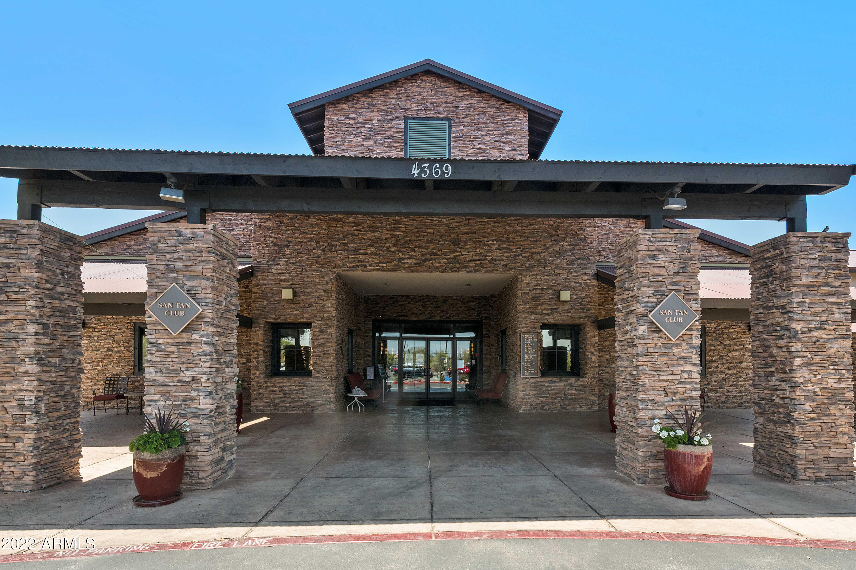4280 East Walnut Road Gilbert, AZ 85298 - Photo 38 of 73 4280 E-042-014-Z003-MLS_Size