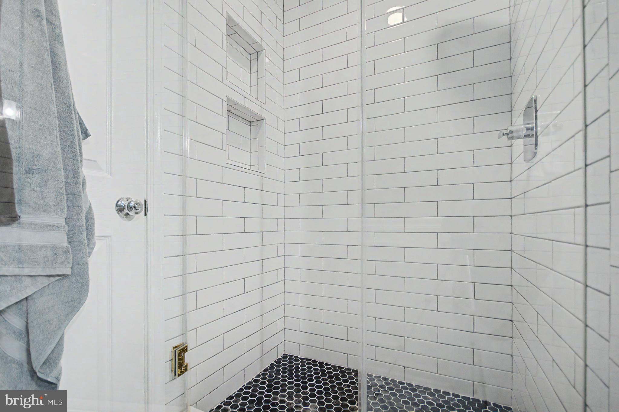 2607 Compass Drive Annapolis, MD 21401 - Photo 24 of 61 a bathroom with a shower
