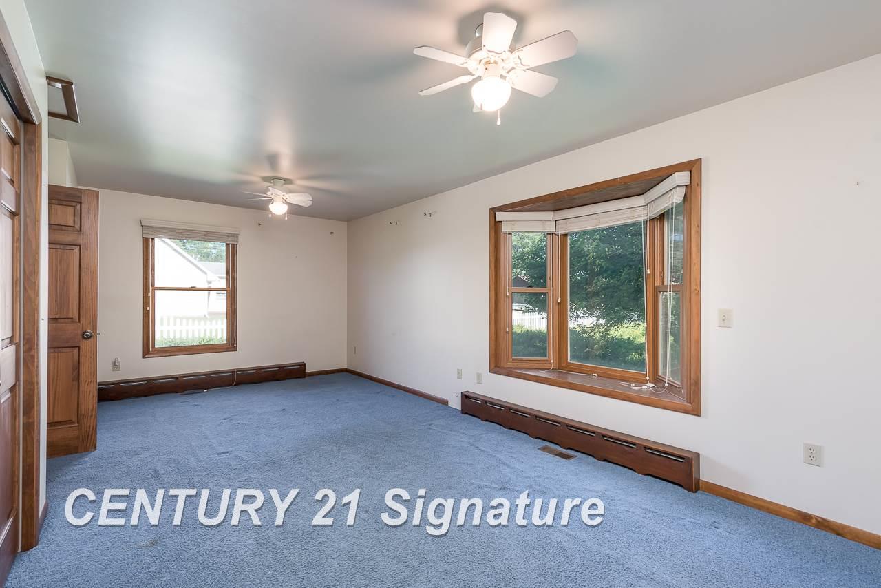 9045 Pierce Road Freeland, MI 48623 - Photo 7 of 30