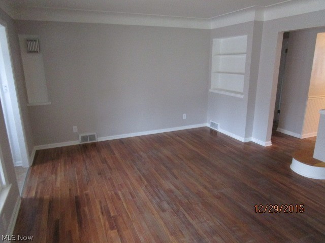 999 South Green Road Cleveland, OH 44121 - Photo 7 of 29