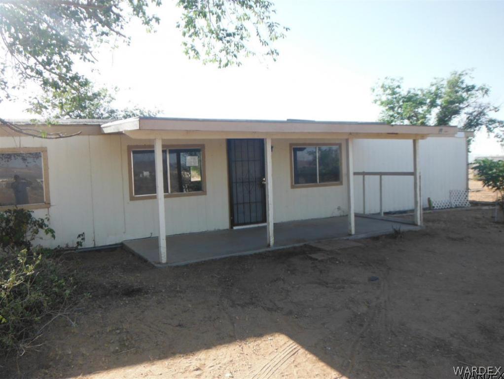 3572 Salt Road Golden Valley, AZ 86413 - Photo 1 of 17 a backyard of a house