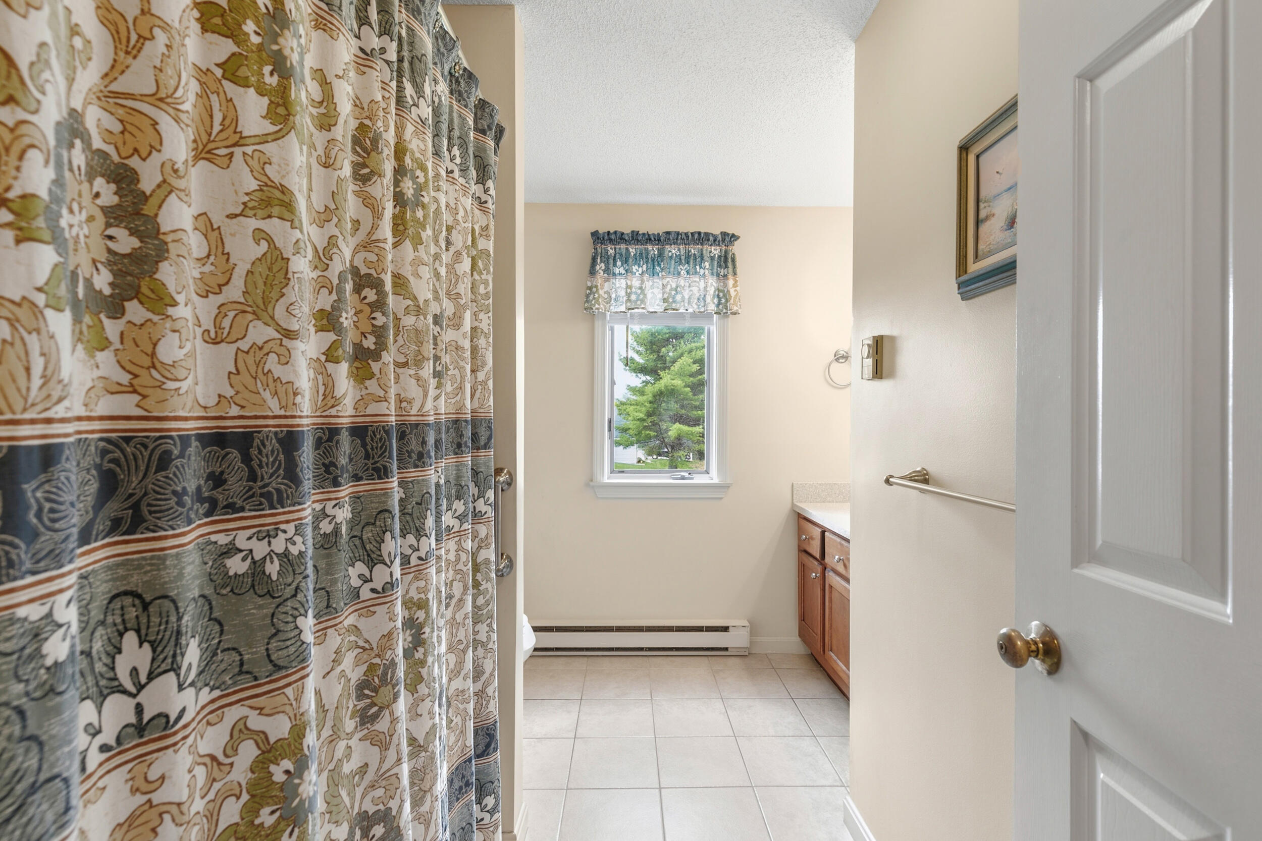 13 Colonial Way, Unit 13 Auburn, ME 04210 - Photo 14 of 24 Bathroom