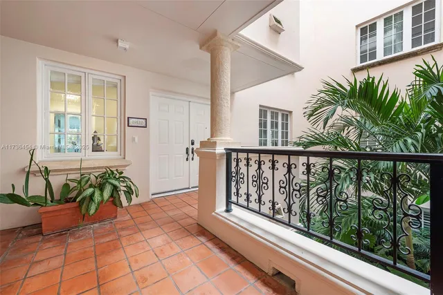 $28,000 | 19122 Fisher Island Drive, Unit 19122, Miami Beach, FL 33109