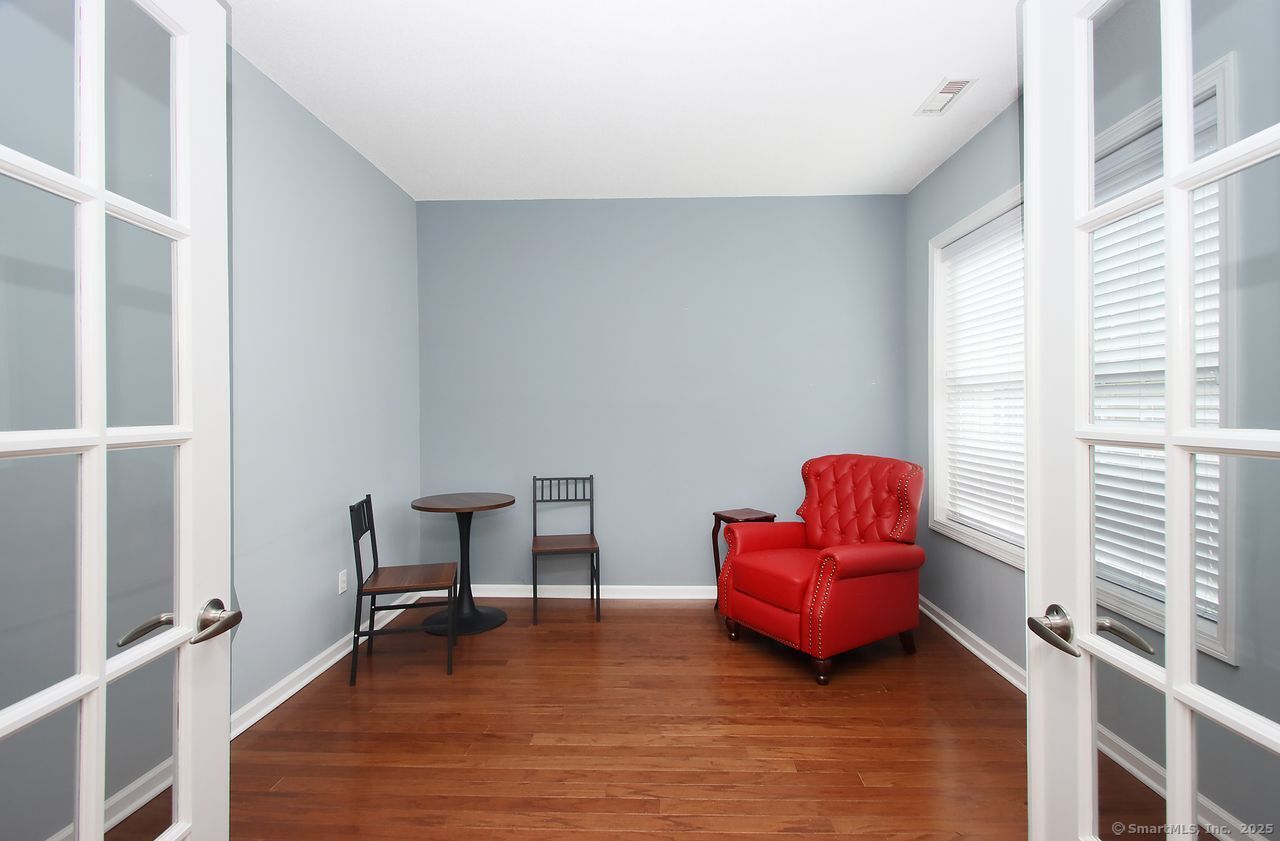 35 Todd Street, Unit 103 Hamden, CT 06518 - Photo 21 of 40 a living room with furniture