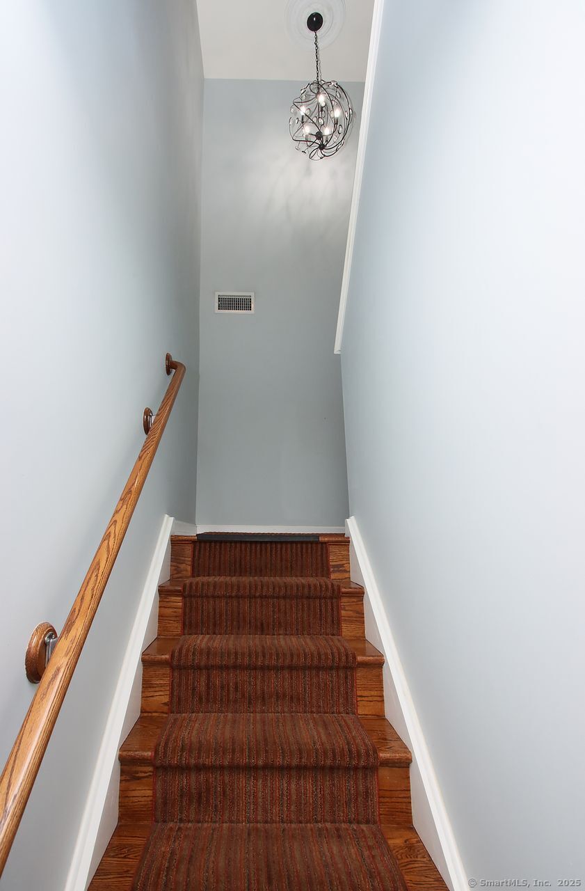 35 Todd Street, Unit 103 Hamden, CT 06518 - Photo 7 of 40 a view of entryway