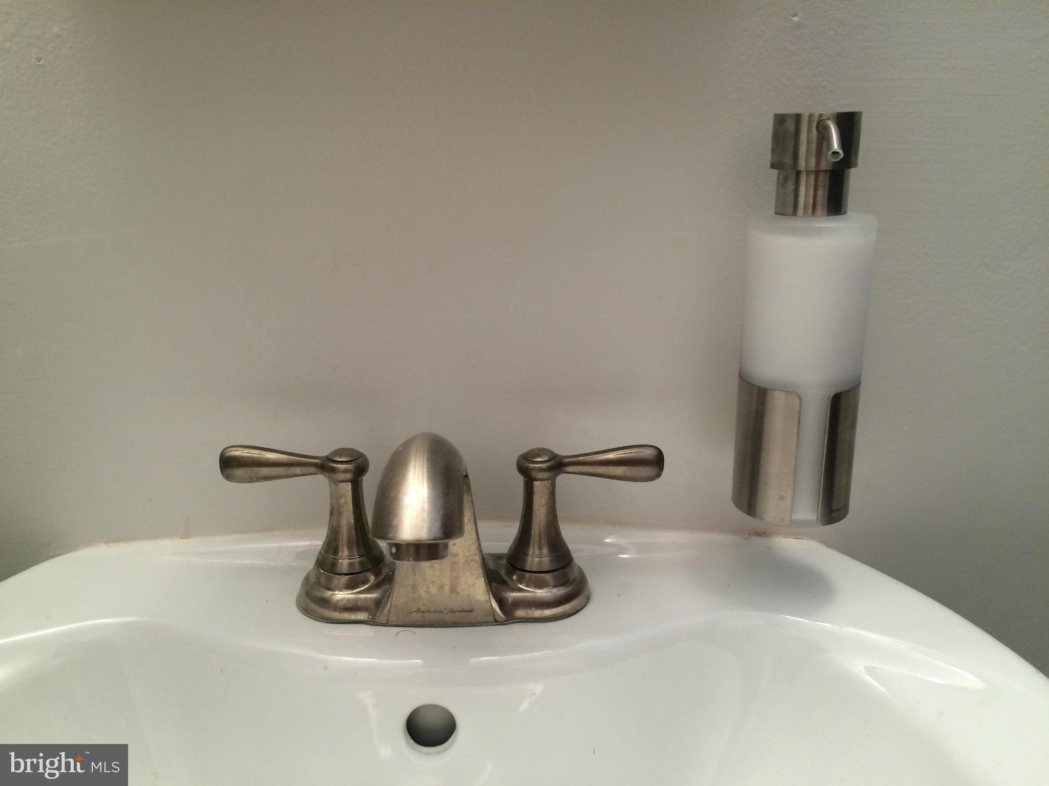 317 Leyton Road Reisterstown, MD 21136 - Photo 8 of 17 Bath
