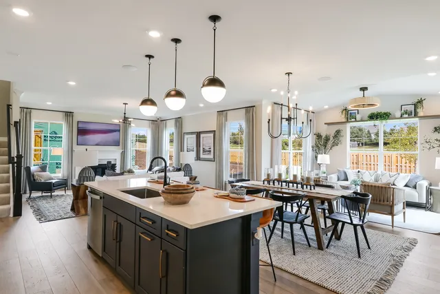 $874,365 | 24 Hawthorn Rdg Drive, Hawthorn Woods, IL 60047