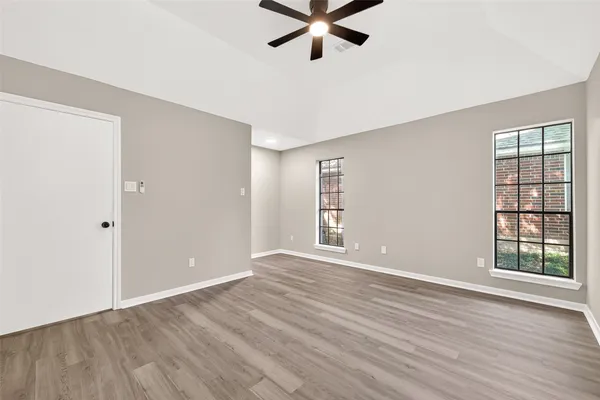 $2,400 | 4906 Pleasure Lake Lane, Willis, TX 77318