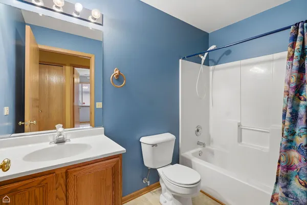 $2,100 | 490 Westwood Court, Unit D, Crystal Lake, IL 60014