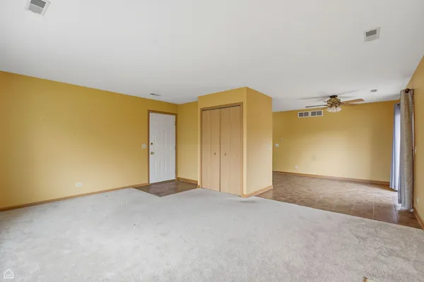 $2,100 | 490 Westwood Court, Unit D, Crystal Lake, IL 60014