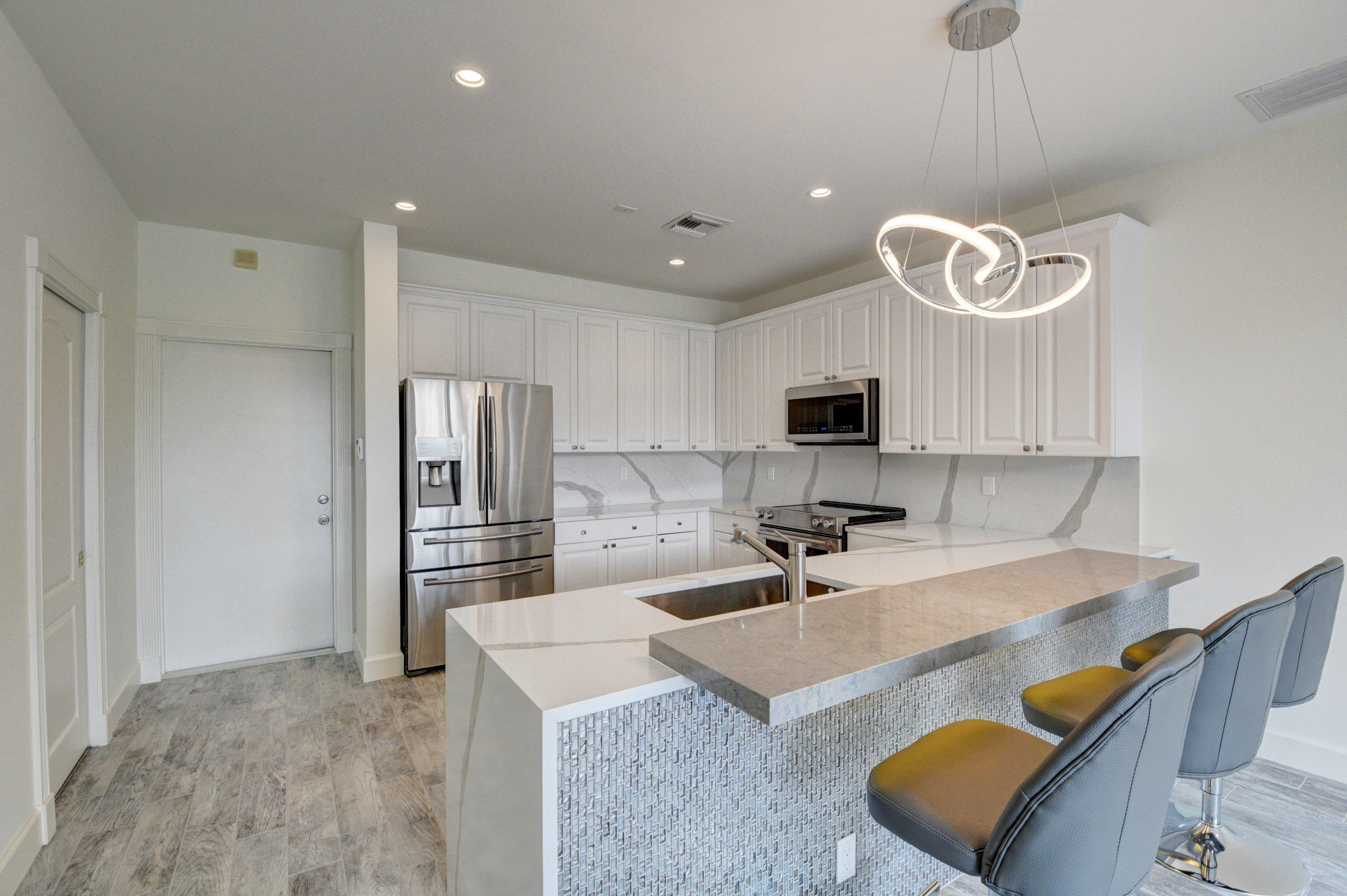 5624 Northwest 39th Avenue Boca Raton, FL 33496 - Photo 10 of 21 Kitchen - 2