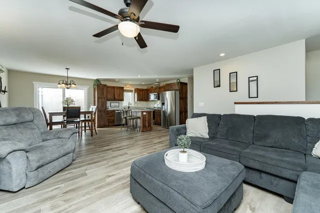 $389,900 | 615 7th Avenue Northeast, Plainview, MN 55964