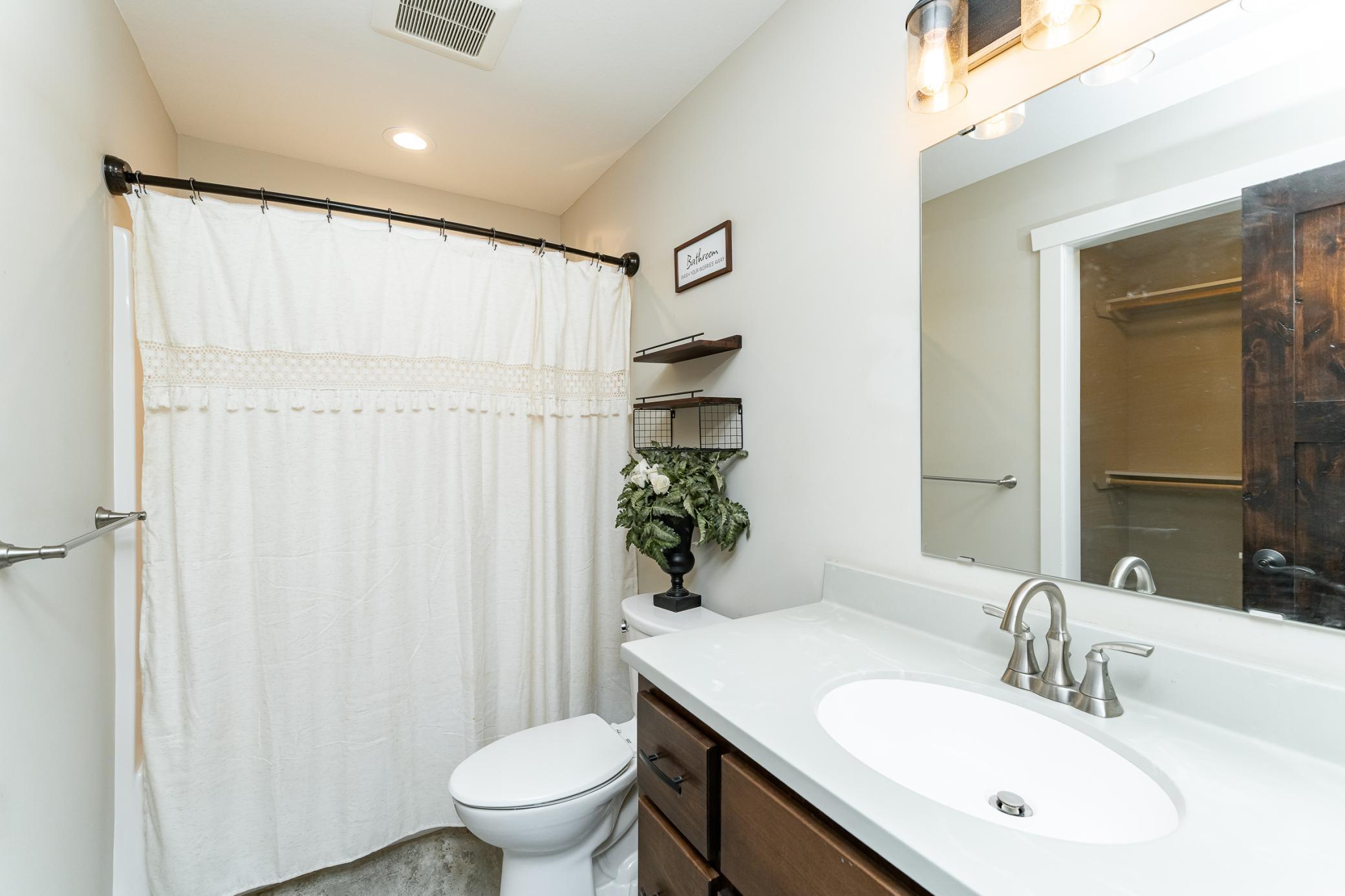 615 7th Avenue Northeast Plainview, MN 55964 - Photo 16 of 36