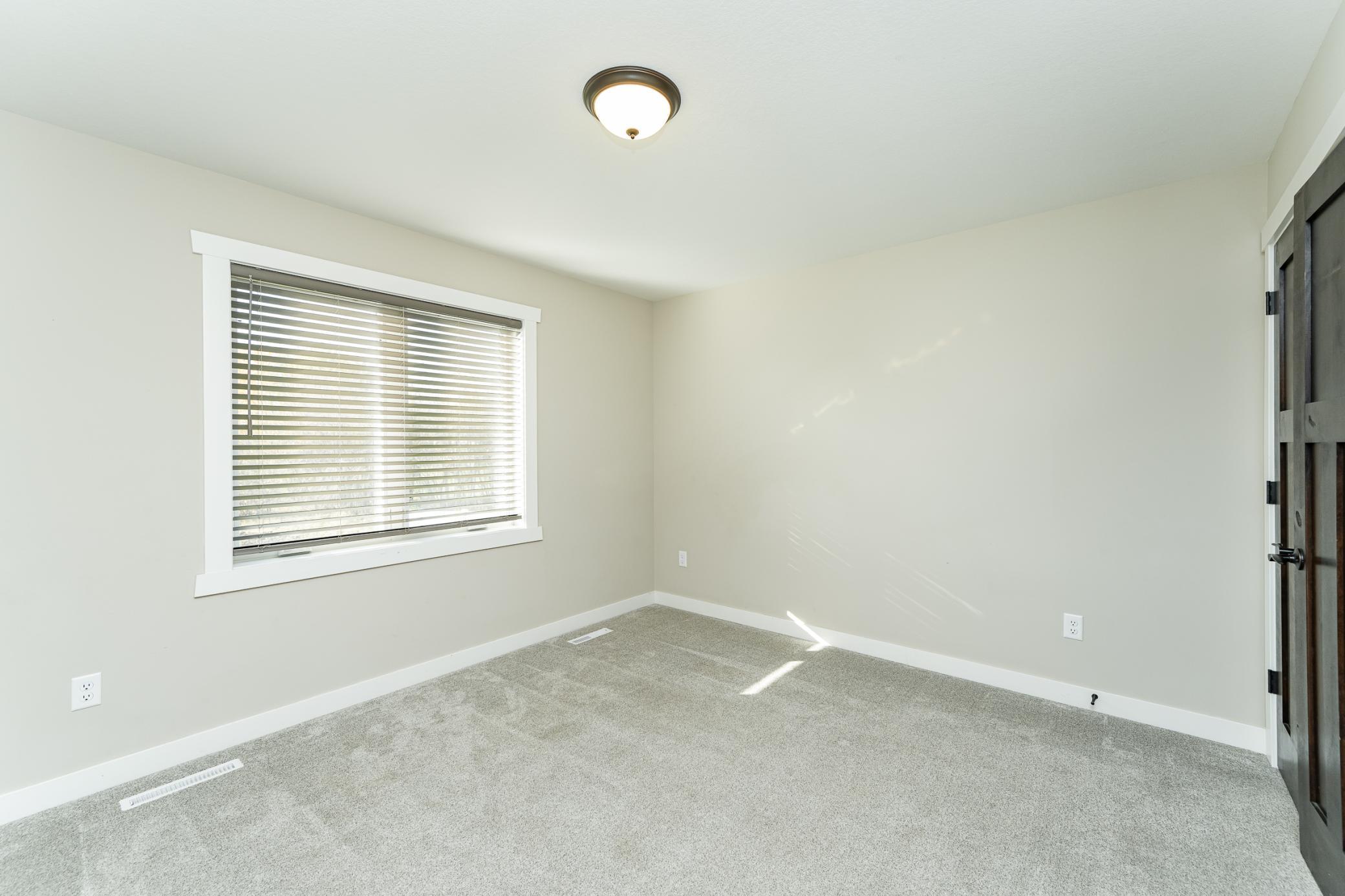 615 7th Avenue Northeast Plainview, MN 55964 - Photo 18 of 36