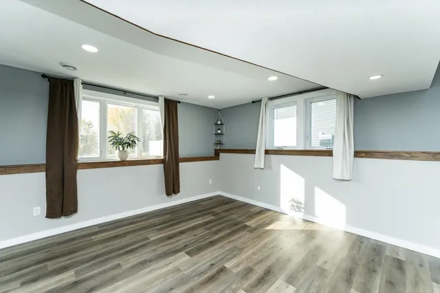 $389,900 | 615 7th Avenue Northeast, Plainview, MN 55964