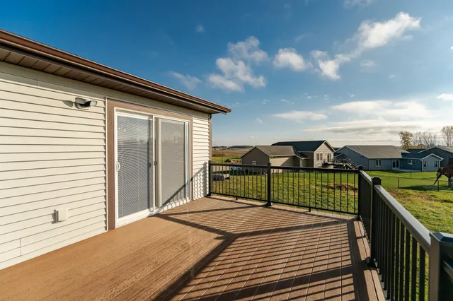 $389,900 | 615 7th Avenue Northeast, Plainview, MN 55964