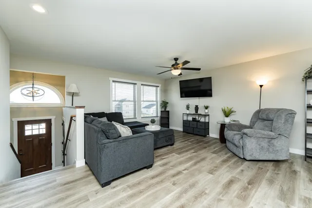 $389,900 | 615 7th Avenue Northeast, Plainview, MN 55964