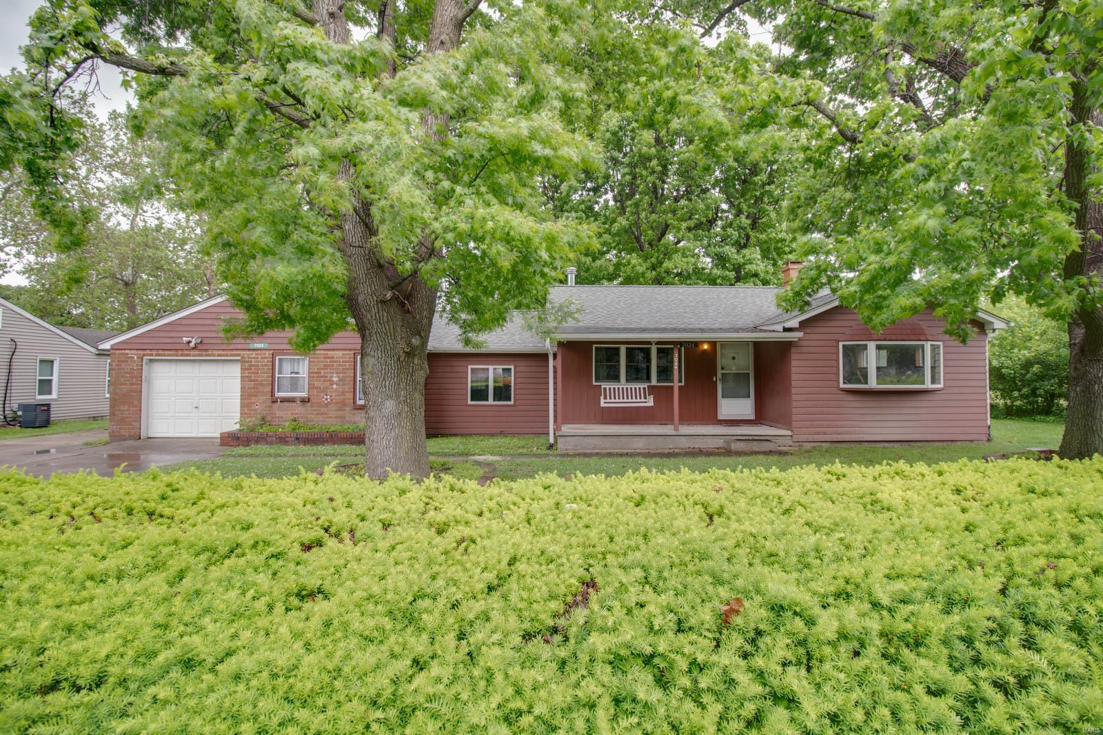 7024 North Humbert Road Godfrey, IL 62035 - Photo 1 of 40