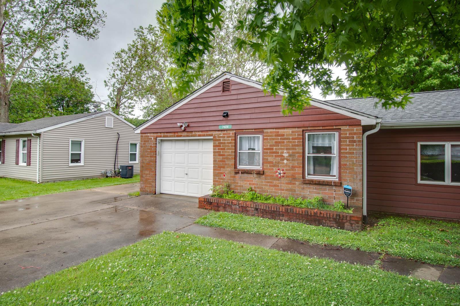 7024 North Humbert Road Godfrey, IL 62035 - Photo 2 of 40