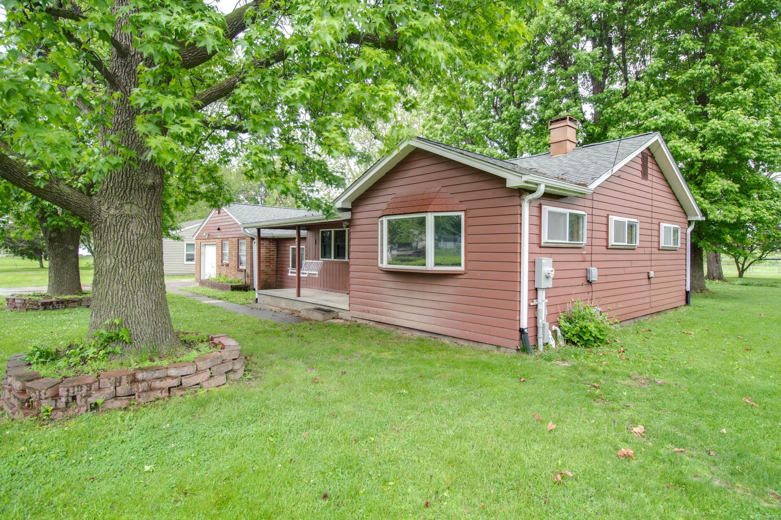 7024 North Humbert Road Godfrey, IL 62035 - Photo 4 of 40