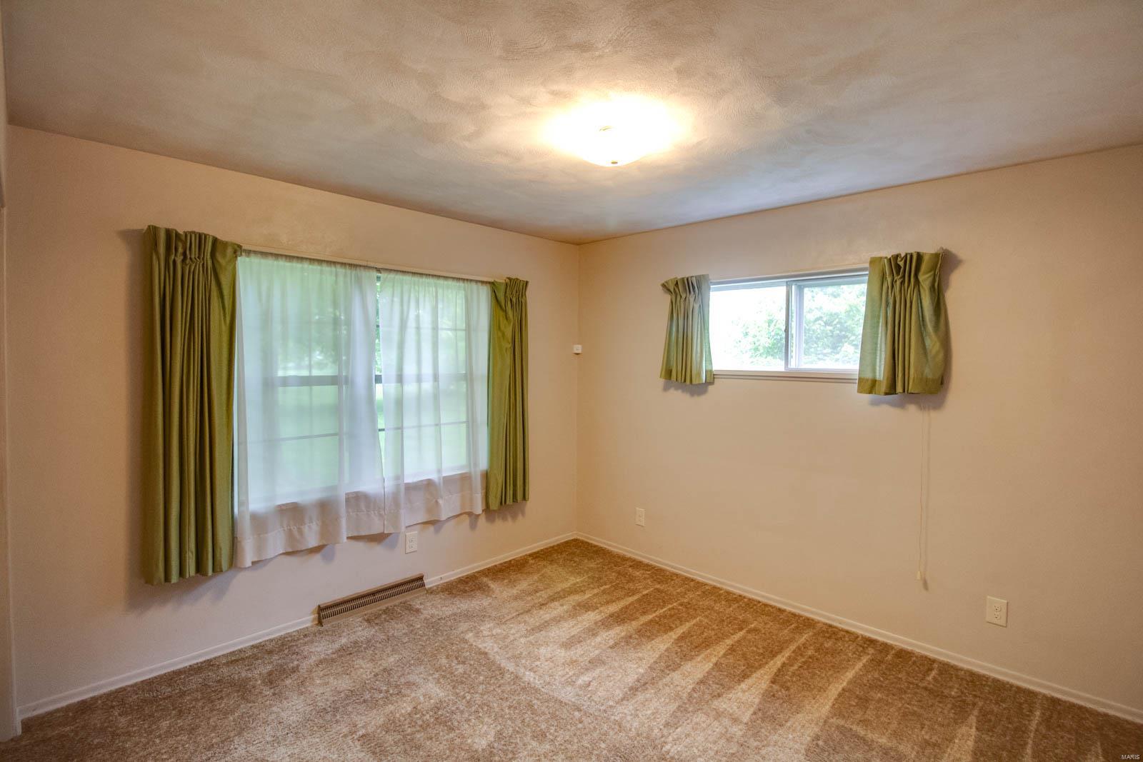 7024 North Humbert Road Godfrey, IL 62035 - Photo 10 of 40