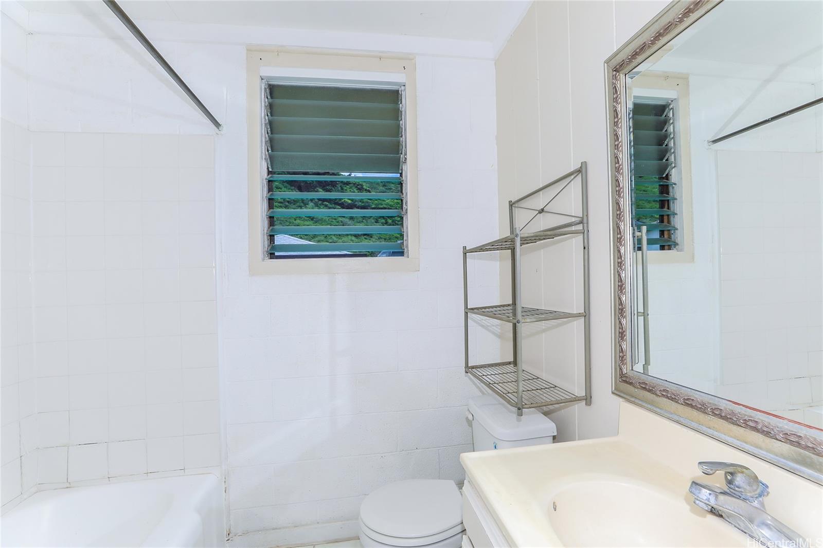 5670 Opihi Street Honolulu, HI 96821 - Photo 17 of 25