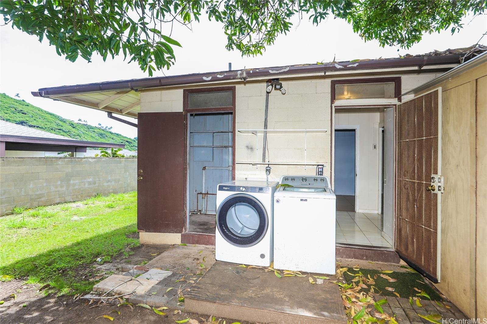 5670 Opihi Street Honolulu, HI 96821 - Photo 20 of 25