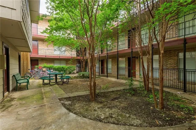 $1,100 | 2207 Leon Street, Unit 203, Austin, TX 78705