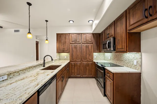 $625,000 | 2050 North Main Street, Unit 202, Coeur D'Alene, ID 83814