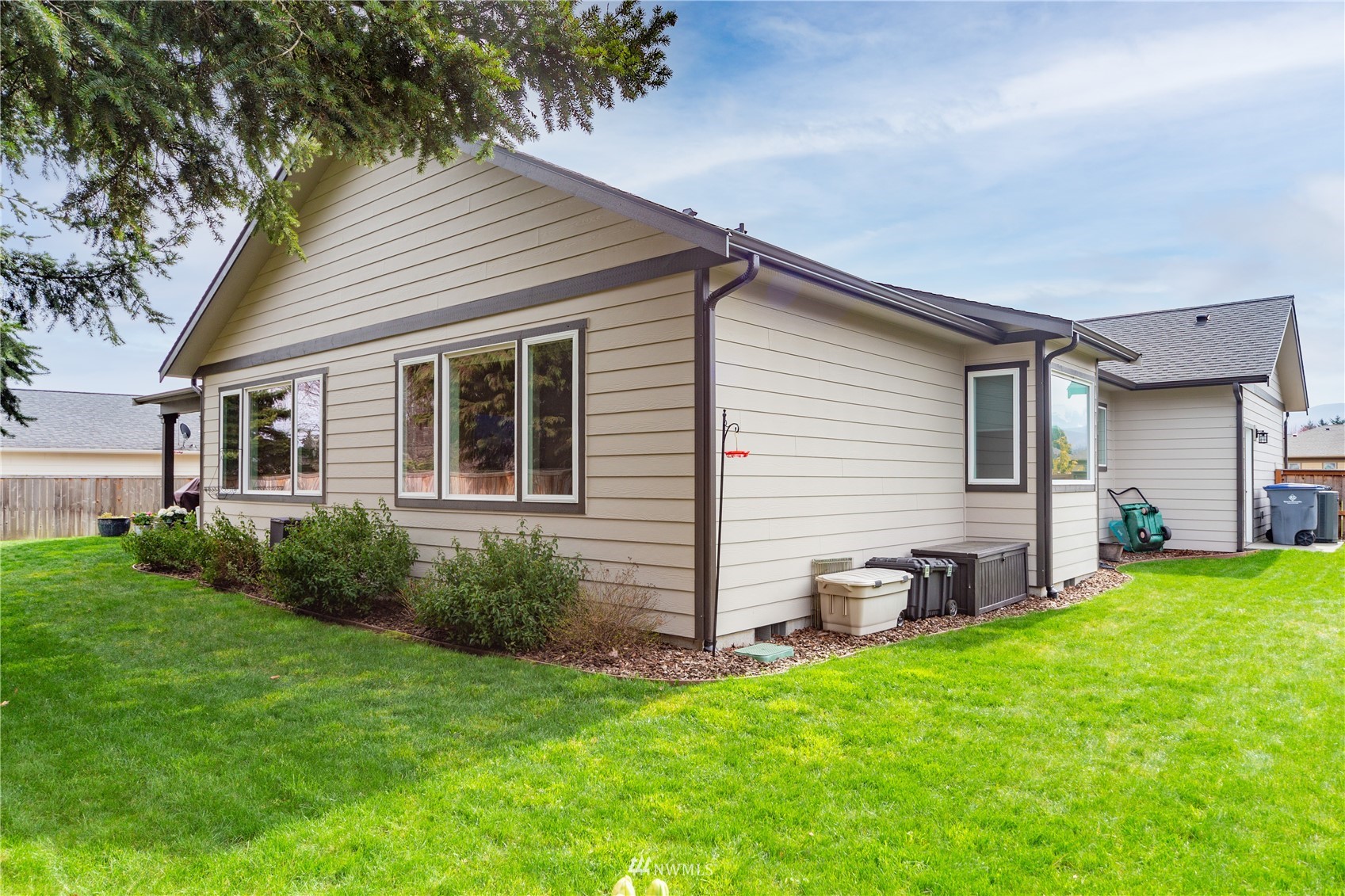 130 Royal Loop Sequim, WA 98382 - Photo 6 of 36 Gallery Image 6