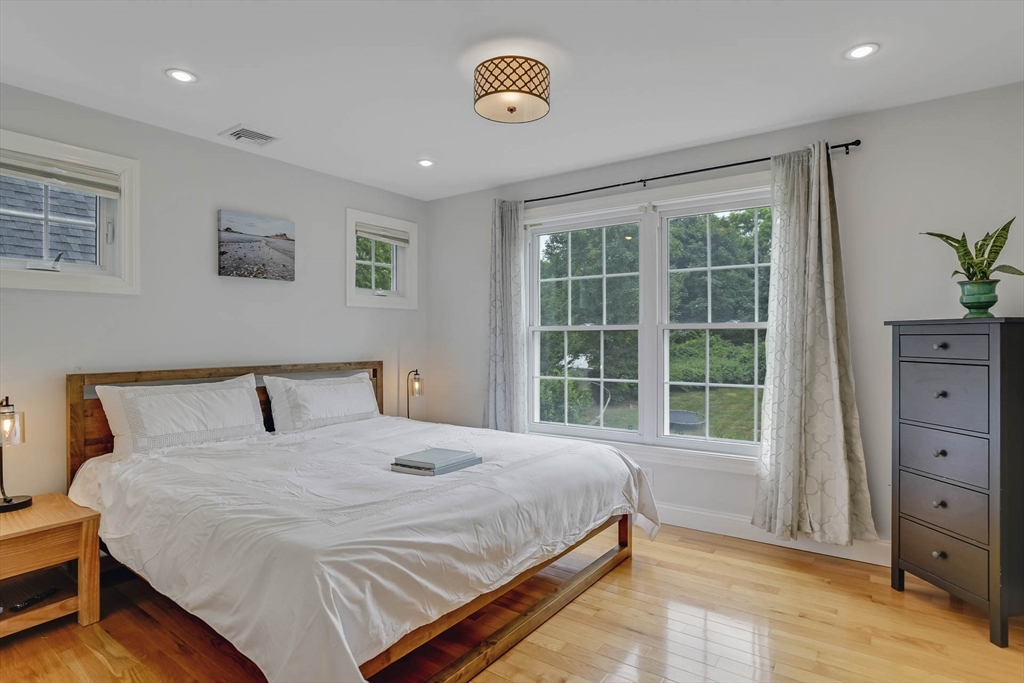 128 Spring Street Tisbury, MA 02568 - Photo 16 of 38