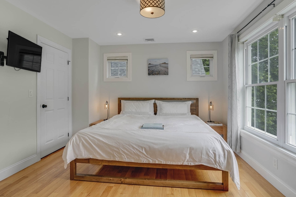 128 Spring Street Tisbury, MA 02568 - Photo 17 of 38