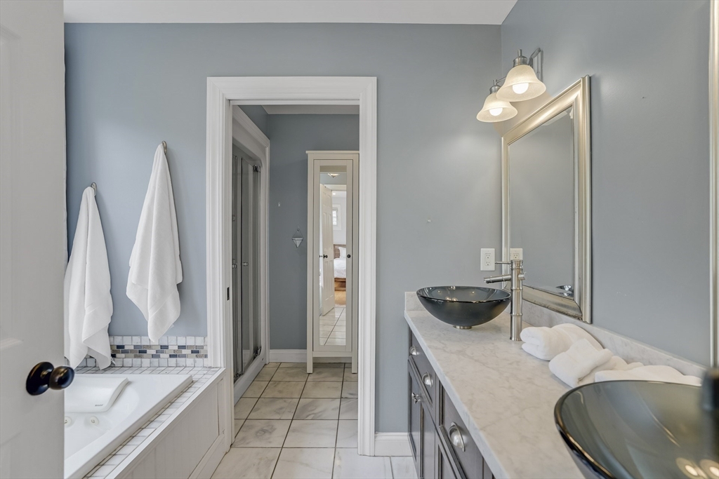 128 Spring Street Tisbury, MA 02568 - Photo 19 of 38