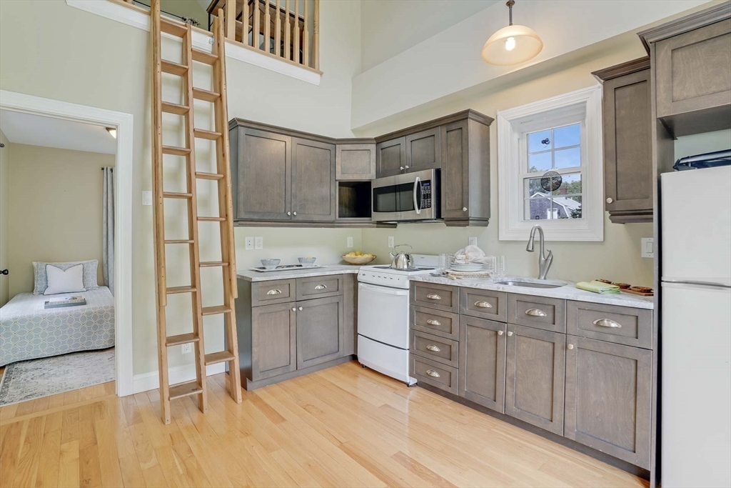 128 Spring Street Tisbury, MA 02568 - Photo 28 of 38