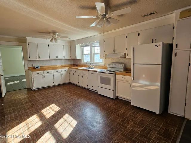 $176,000 | 511 Balsey Street, Clinton, NC 28328