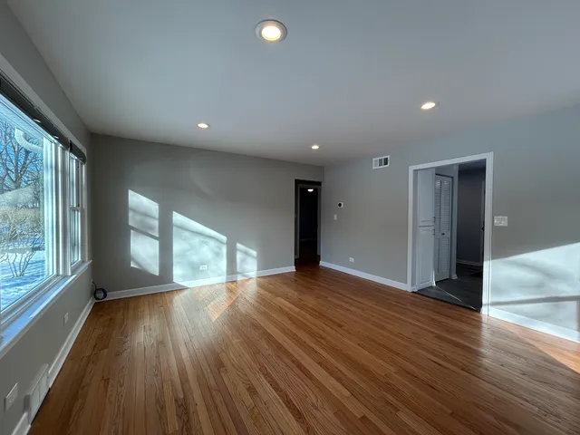 $2,300 | 807 Elm Avenue, Geneva, IL 60134