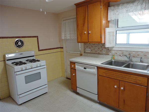 38 Copperfield Road Worcester, MA 01602 - Photo 5 of 30