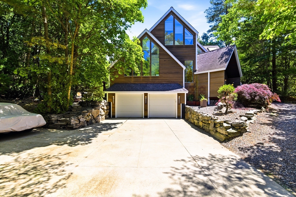 51 Deer Path Hudson, MA 01749 - Photo 2 of 36
