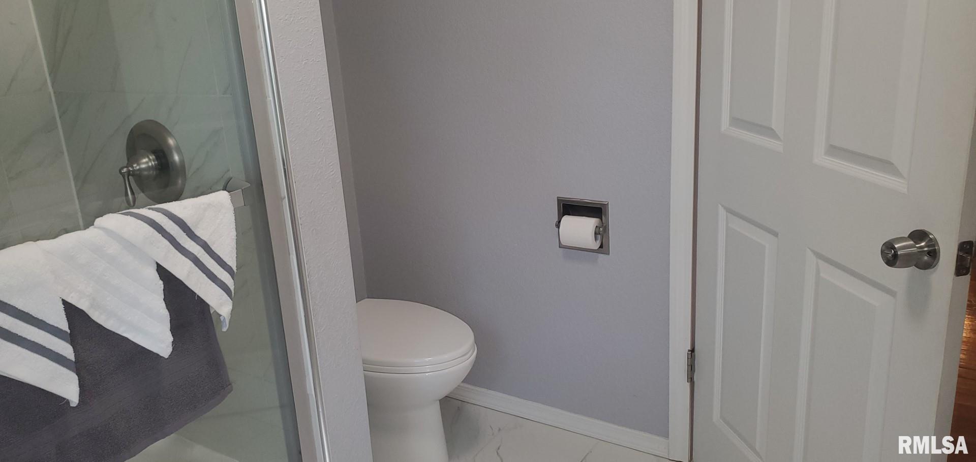 636 North 8th Avenue Canton, IL 61520 - Photo 18 of 53