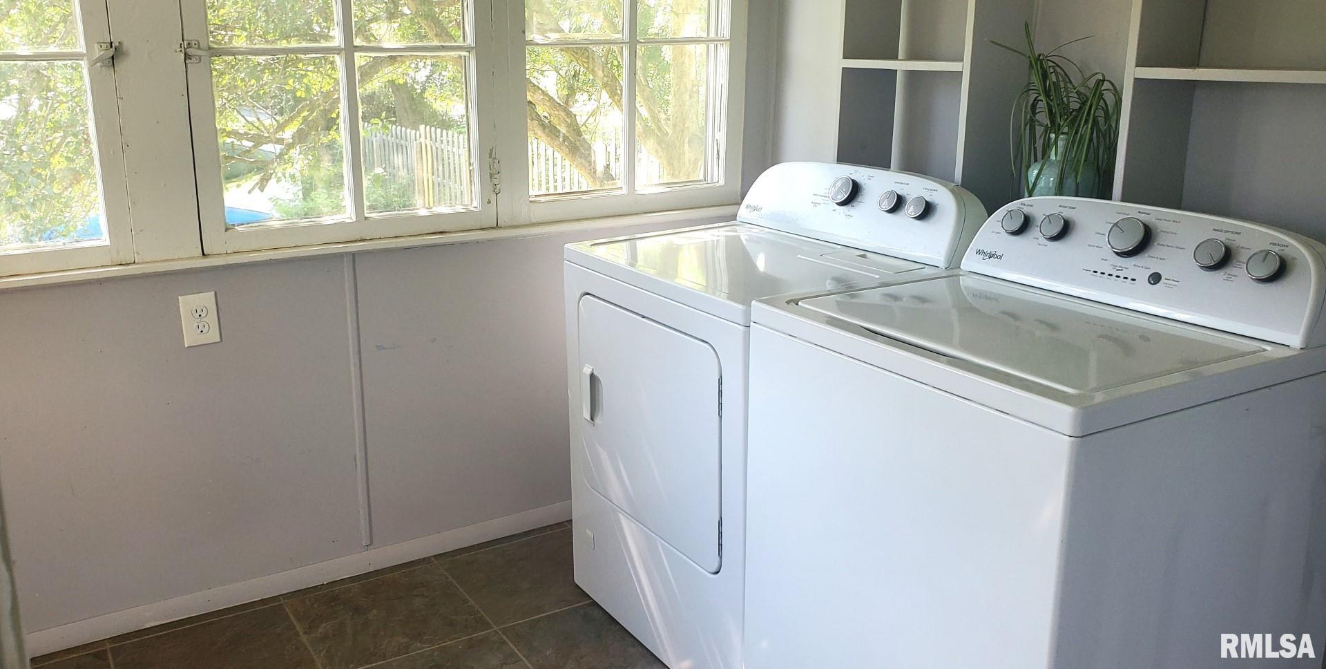 636 North 8th Avenue Canton, IL 61520 - Photo 25 of 53