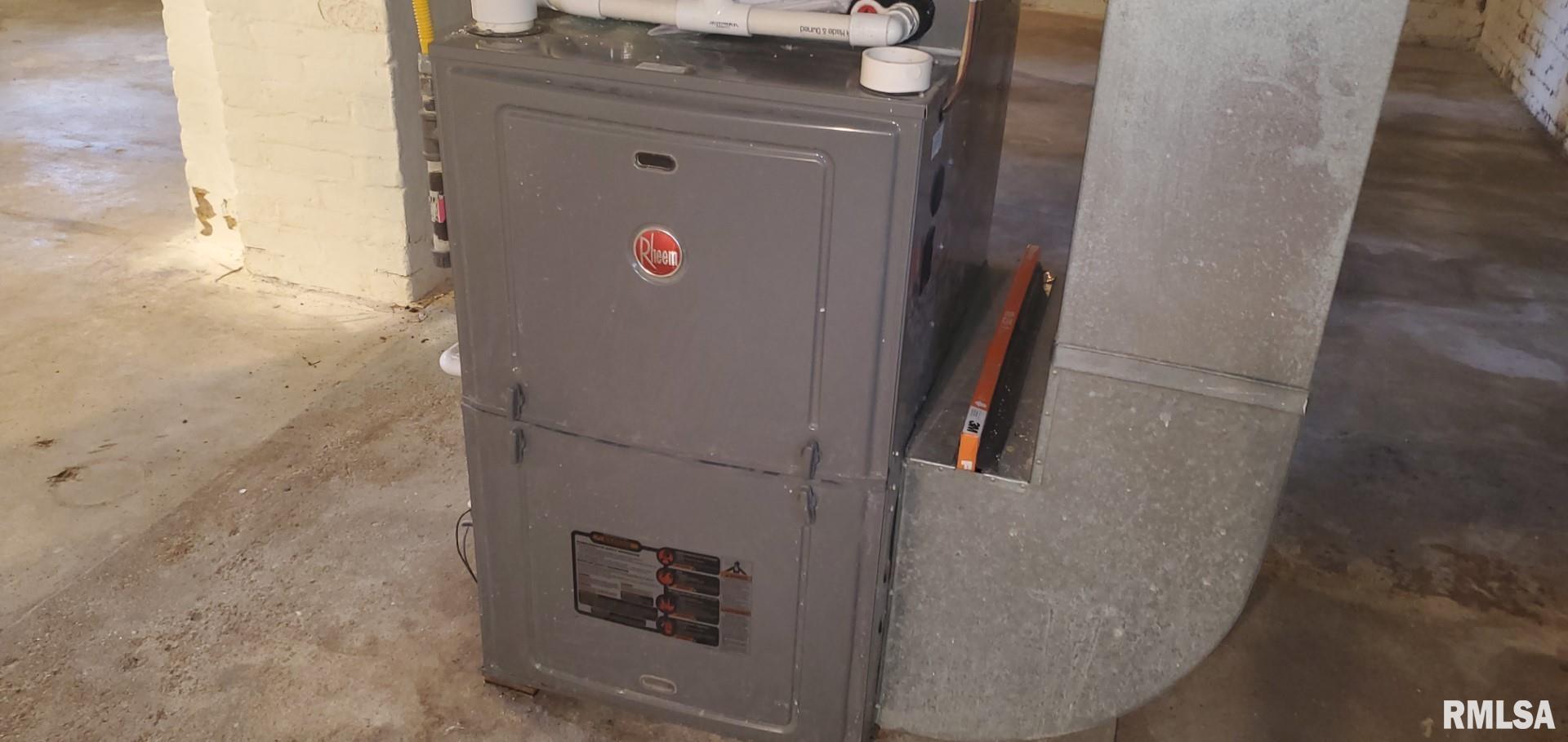 636 North 8th Avenue Canton, IL 61520 - Photo 39 of 53