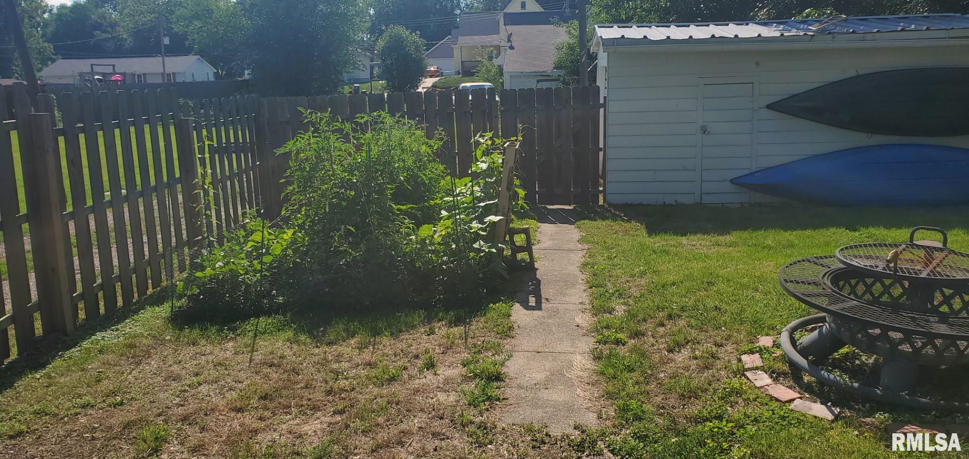 636 North 8th Avenue Canton, IL 61520 - Photo 47 of 53