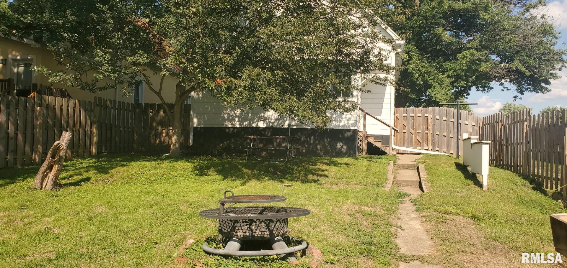 636 North 8th Avenue Canton, IL 61520 - Photo 48 of 53
