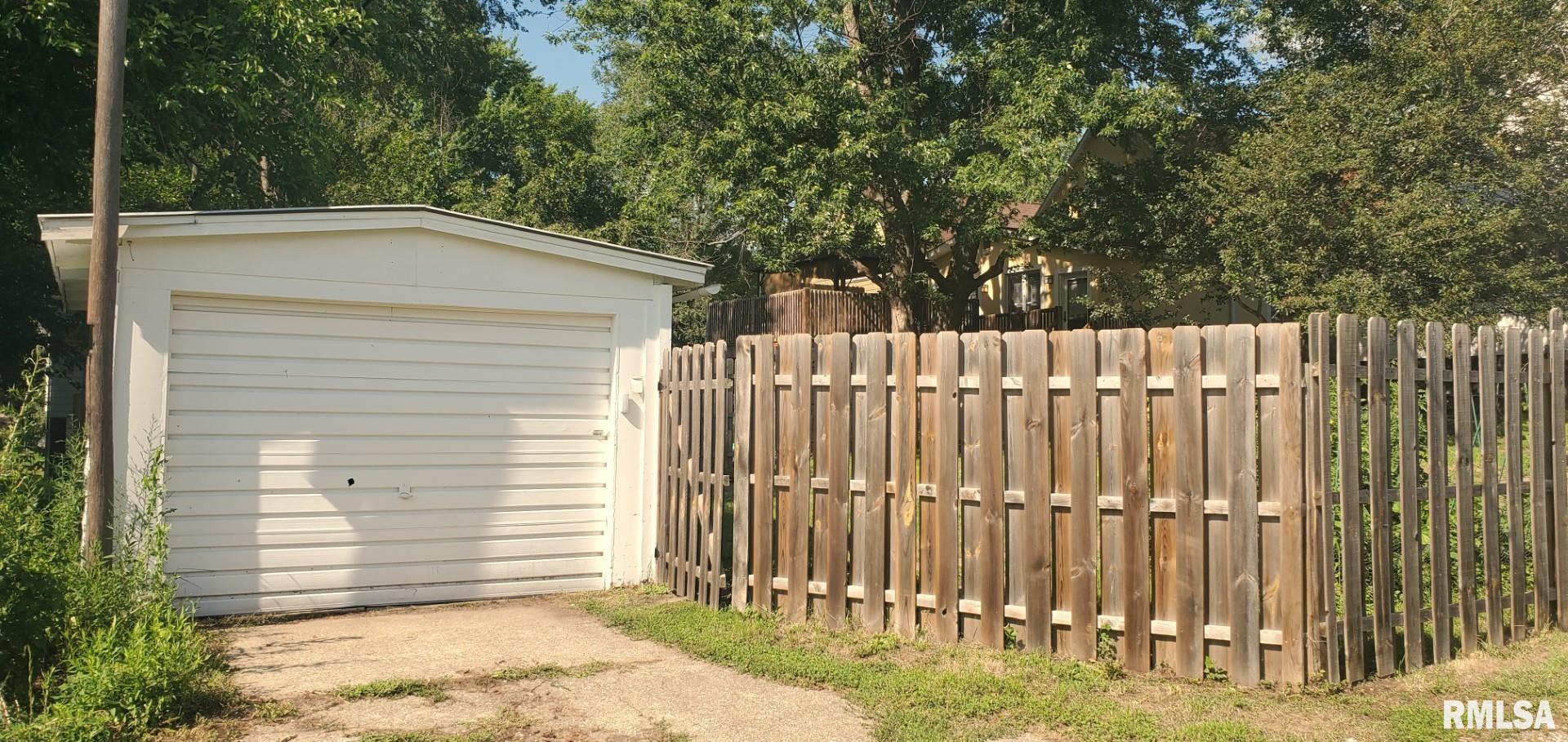 636 North 8th Avenue Canton, IL 61520 - Photo 51 of 53