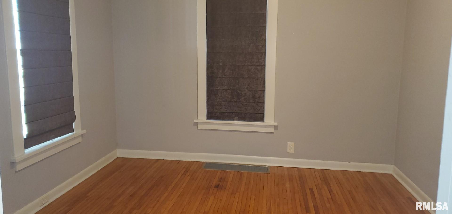 636 North 8th Avenue Canton, IL 61520 - Photo 6 of 53