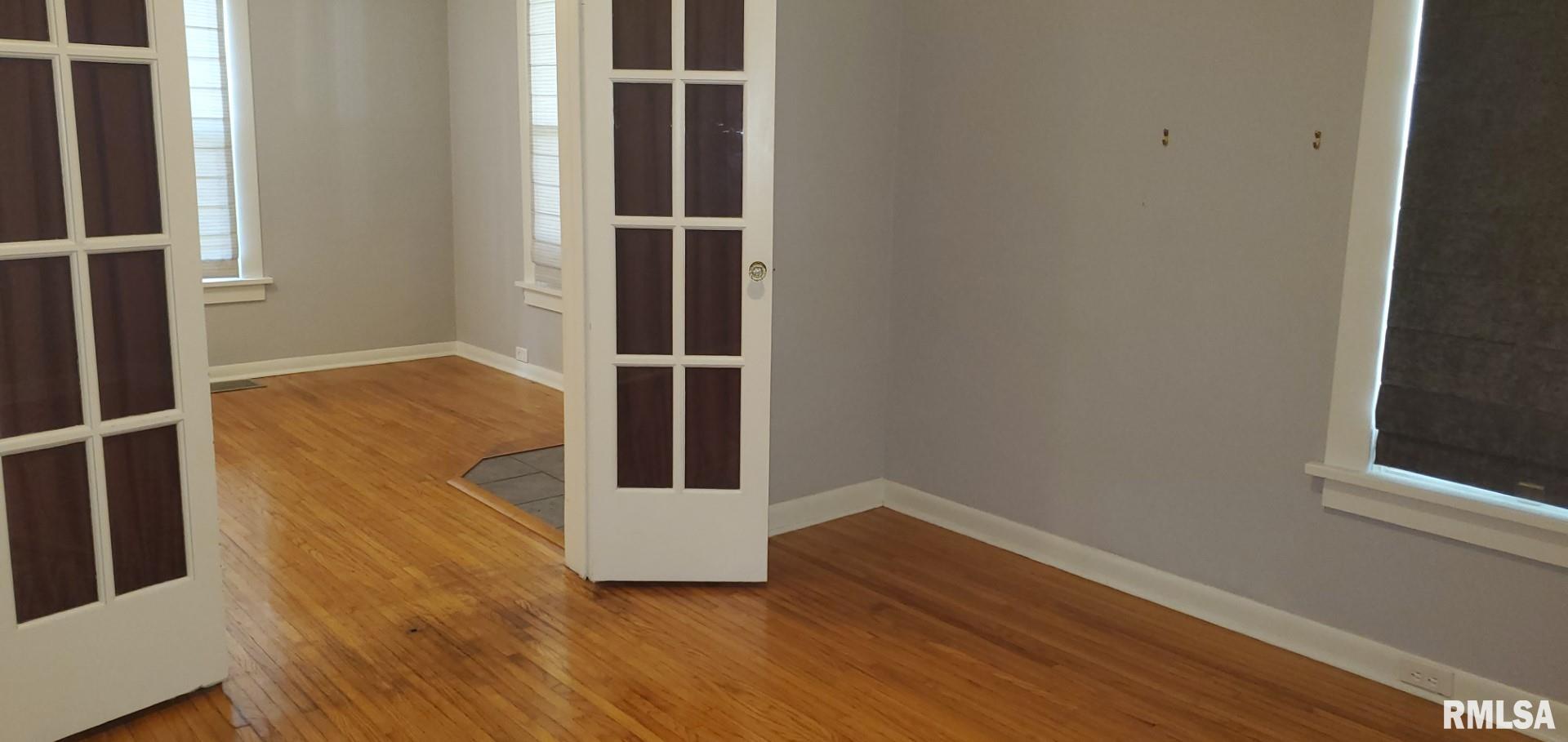 636 North 8th Avenue Canton, IL 61520 - Photo 9 of 53