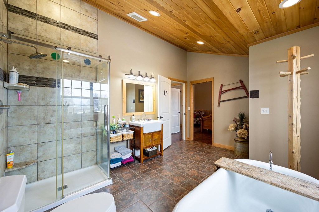5050 West Town Line Road Sturgeon Bay, WI 54235 - Photo 27 of 39 Gallery Image 27