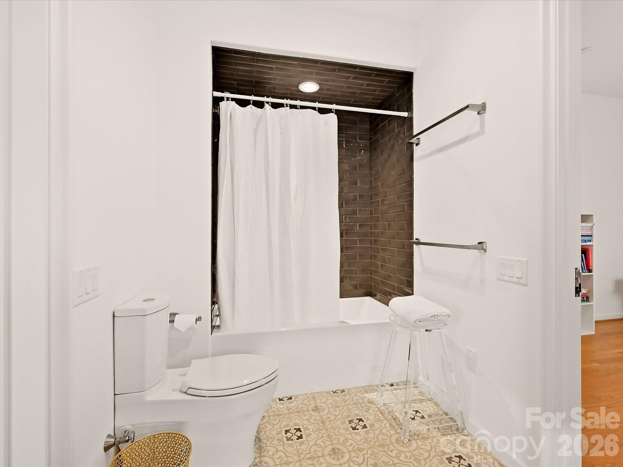 1333 Queens Road, Unit C3 Charlotte, NC 28207 - Photo 23 of 31 Gallery Image 23
